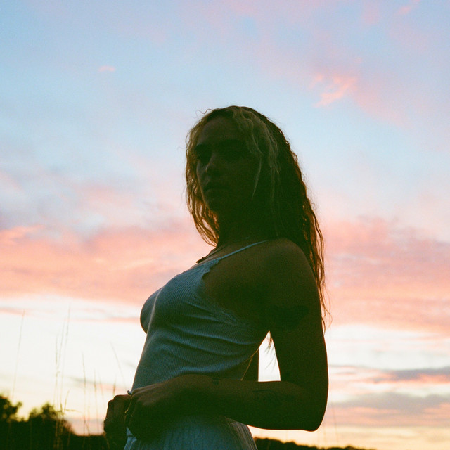 Sit Back Baby — néomí